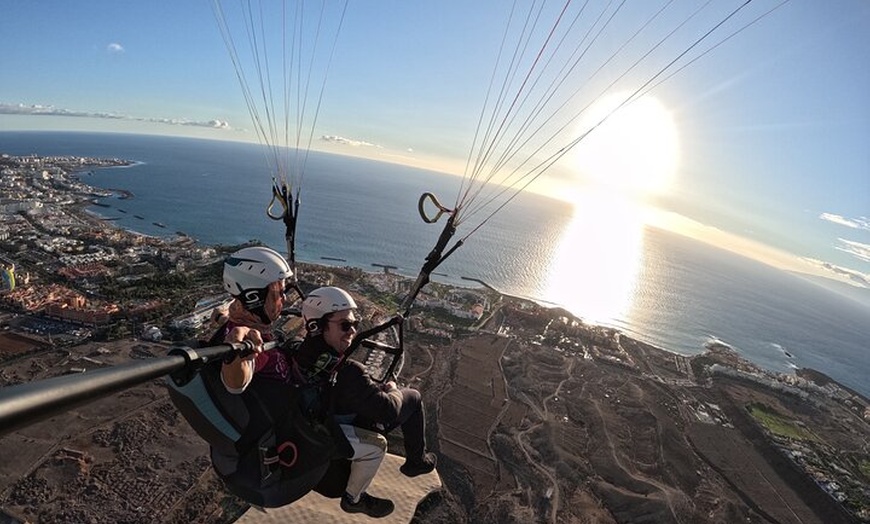 Image 6: Vuelo en Tandem en Parapente en Tenerife Sur ¡HOLA!