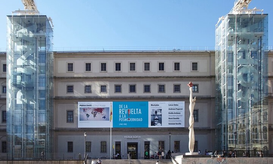 Image 2: Visita al Museo Reina Sofía: Obras maestras con guía local