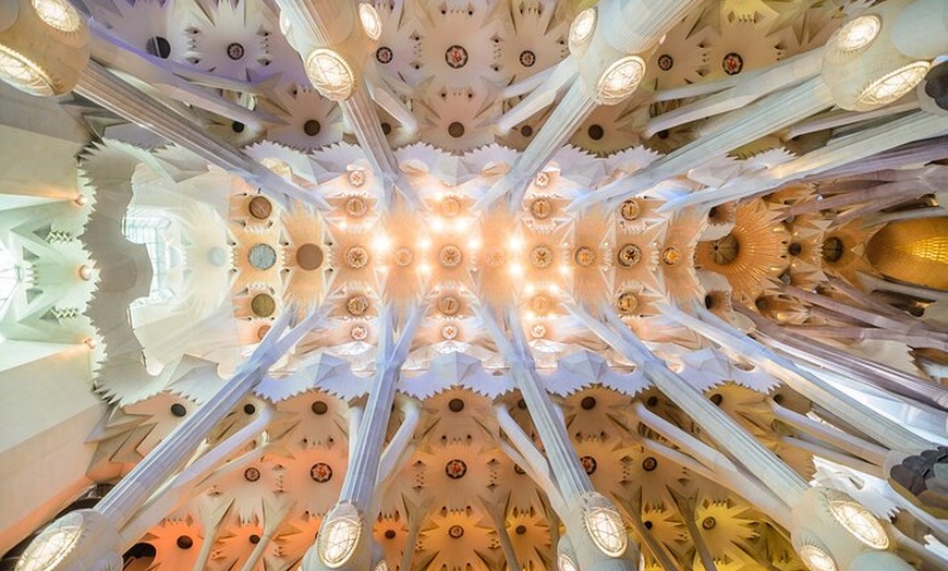 Image 4: Entrada sin colas para la Sagrada Familia con Guía Oficial