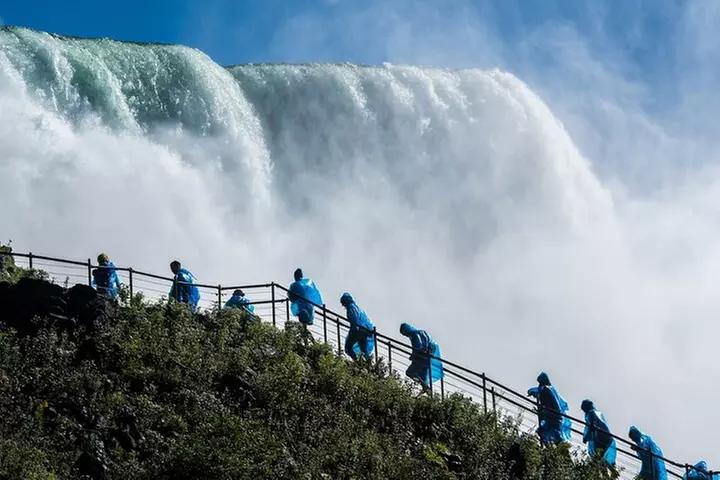 2-Day Best of Niagara Falls, Corning, Finger Lakes Tour from NYC