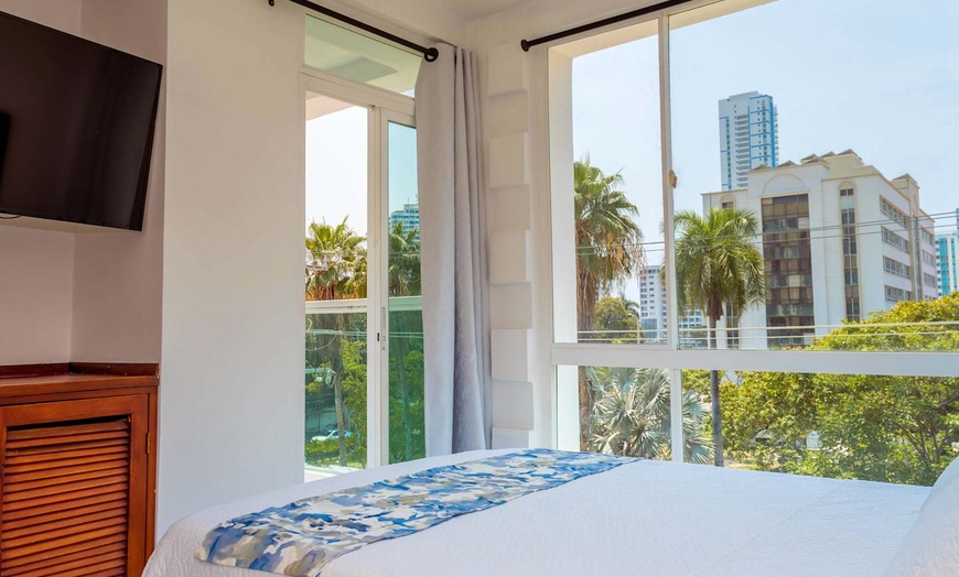 Image 10: ✈ COLOMBIA | Bocagrande - Coral Reef 3*, 5 notti - Piscina esterna