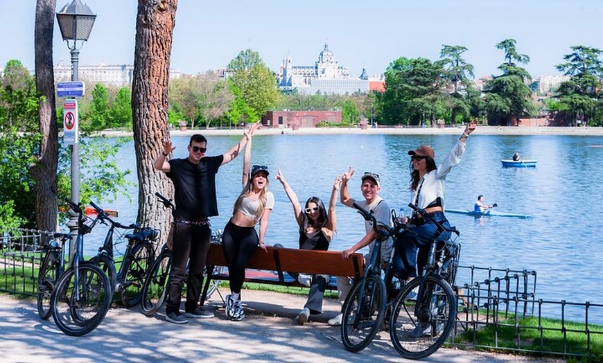 Image 7: Recorrido privado en bicicleta de 3 horas por lo más destacado de M...
