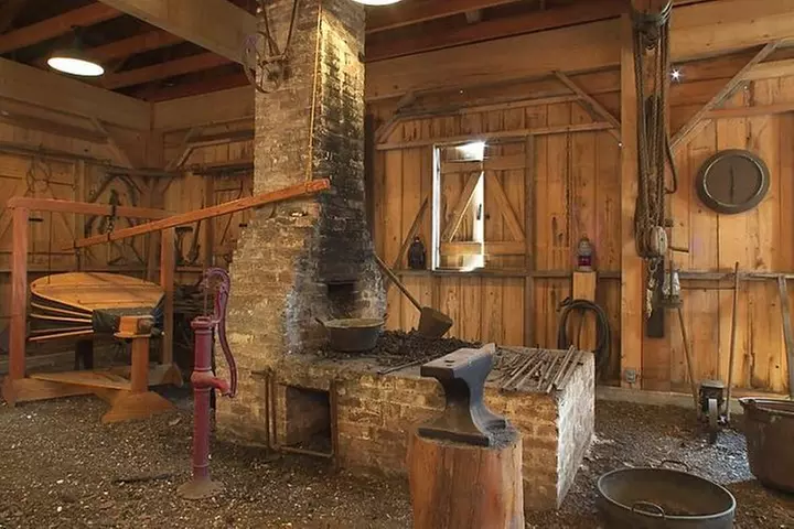 Oak Alley Plantation Half-Day Tour from New Orleans