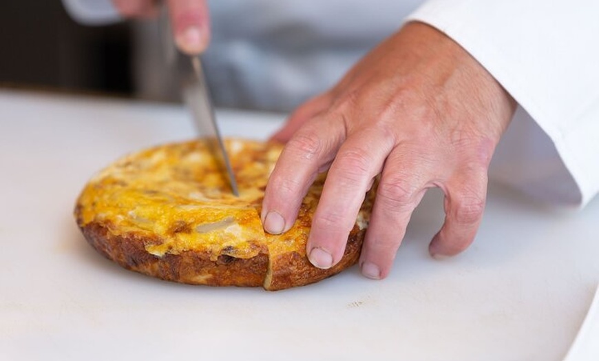 Image 7: Cook Paella & Tapas + Market Tour en Barcelona (4 - Comida)