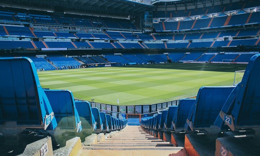 Image 4: Visita guiada al estadio Santiago Bernabéu y tapas