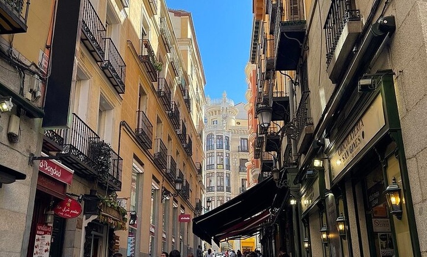 Image 28: Visita guiada a pie por la Ciudad Vieja de Madrid Semiprivada 12ppl...