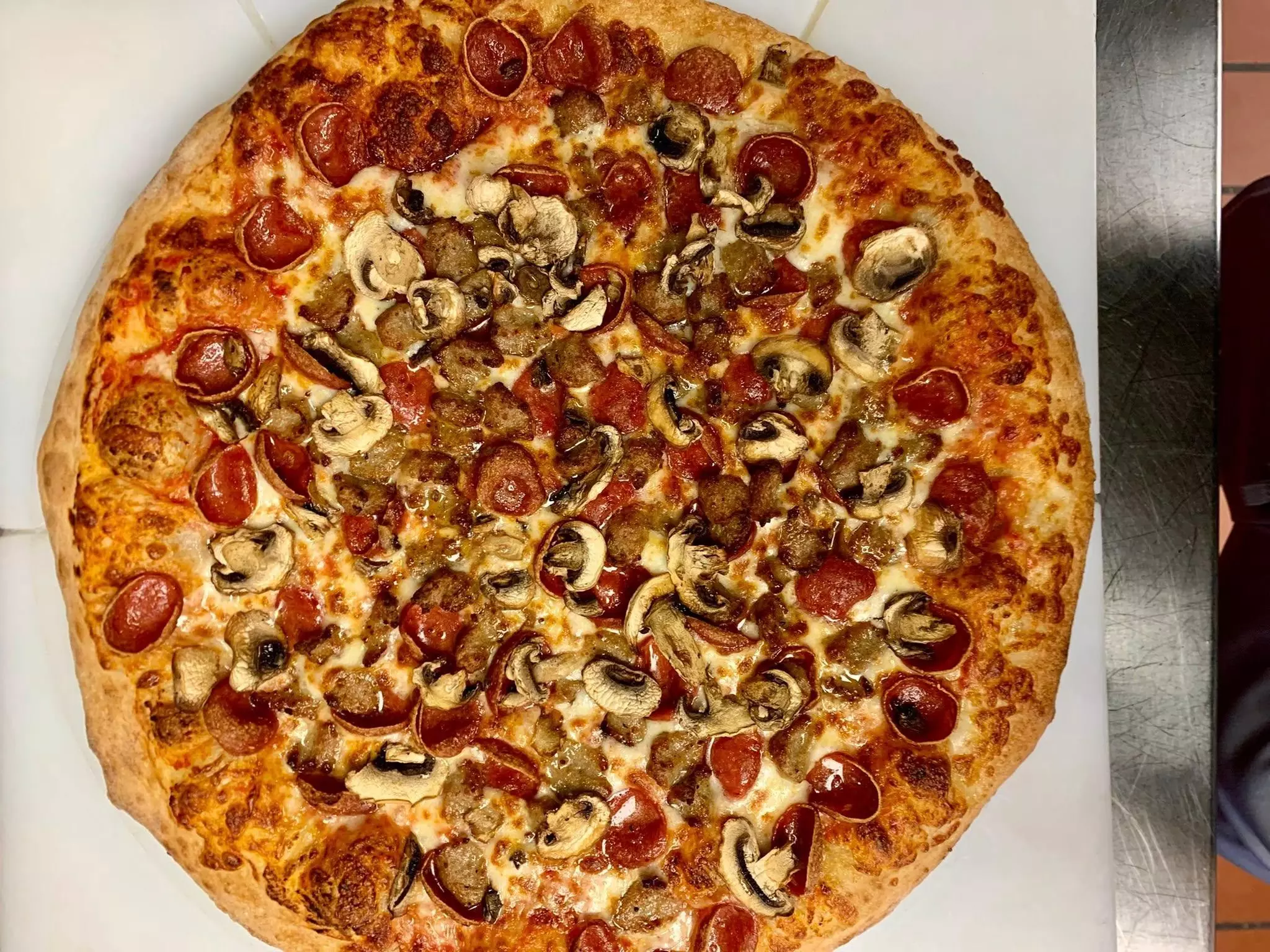 $18.50 For 1 Large Cheese Pizza & 1 Dozen Boneless Wings (Reg.$37)