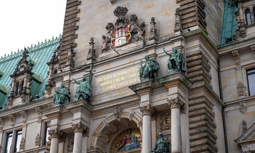 Image 2: Hamburg Historische Altstadt und 2. Weltkrieg Rundgang in Kleingruppe