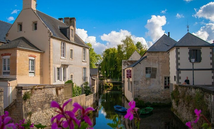 Image 1: Découvrir Bayeux Visite privée à pied avec Guide local