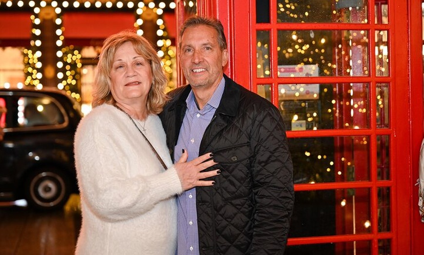 Image 3: Private Christmas Lights Photoshoot in London