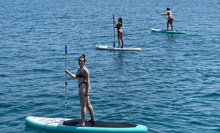 Image 6: Benalmádena: Vela y observación de delfines con aperitivos y bebidas
