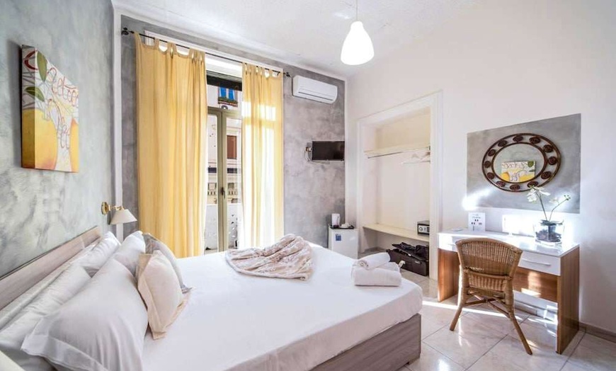 Image 3: ✈ ITALIA | Napoli - Le Orchidee 2* - City break