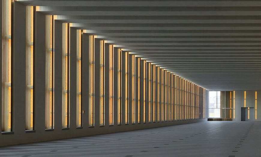 Image 2: Royal Selecciones Gallery Entrada Madrid