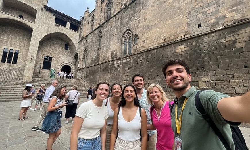 Image 7: Tour privado a pie por el Barrio Gótico y El Born con guía local