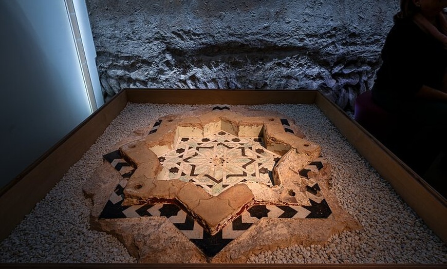 Image 12: Entrada al Centro de Arte Hortensia Herrero en Valencia