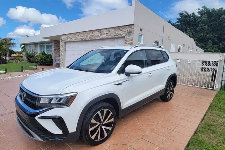 Island Private Driving Experience - Primary Image