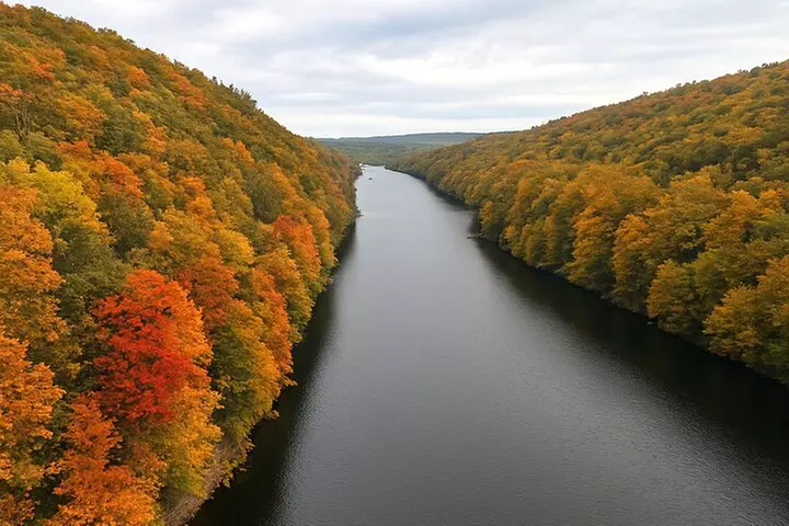 Fall Foliage Day Trip from Boston to the Mohawk Trail with Stops - Primary Image