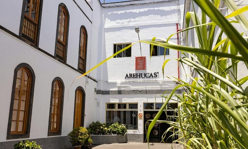 Image 10: Tour gastronómico de Gran Canaria con visita a la destilería y almu...