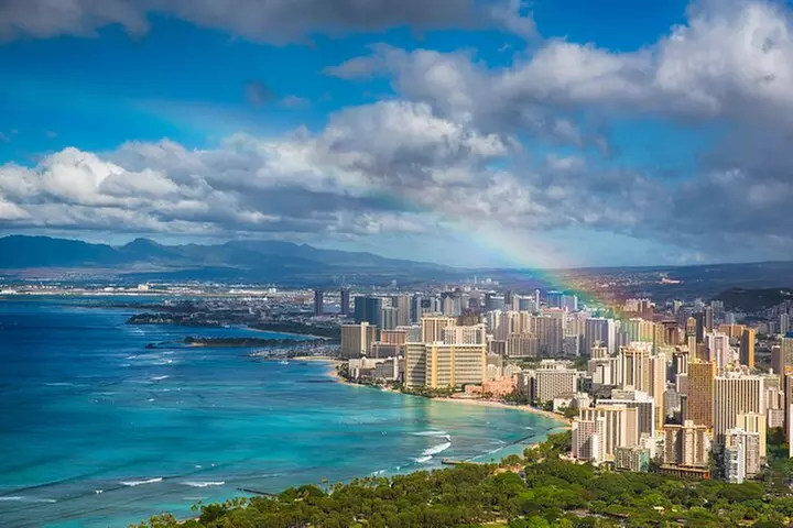 Waikiki Trolley Blue Line Coastline & Local Grindz Hop-on Hop-off