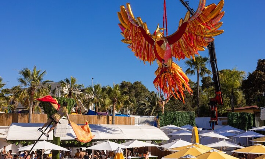 Image 25: Excursión a la piscina y discoteca de Ibiza, incluyendo O Beach y E...