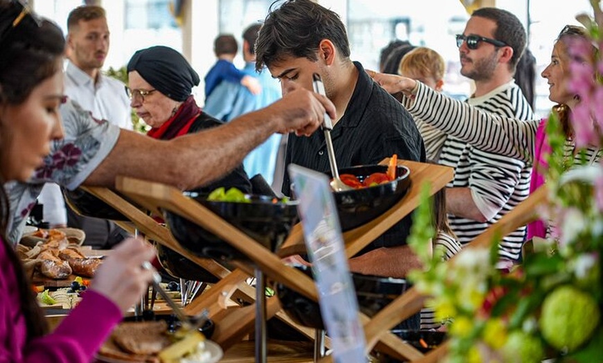 Image 2: Paris Croisière Brunch avec Buffets et Live Cuisine