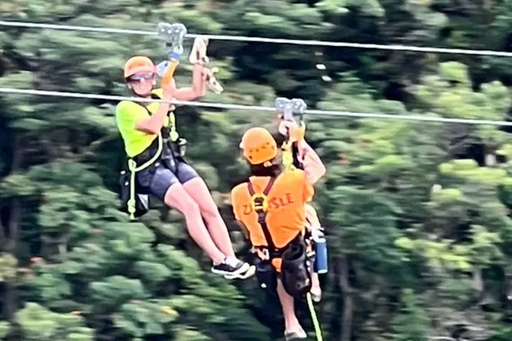 Big Island: 8-Zipline & Suspension Bridge Waterfall Adventure