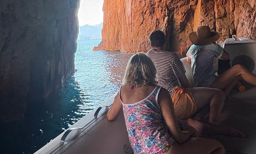 Image 17: excursion demi-journée /snorkeling calanques de piana-capo rosso