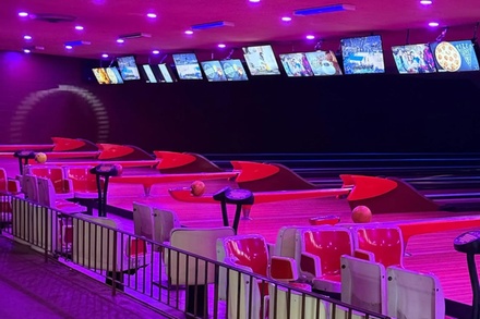 $38 For 1 Hour Of Bowling For 4 People Including Shoes (Reg $76) - Strikes and Bites