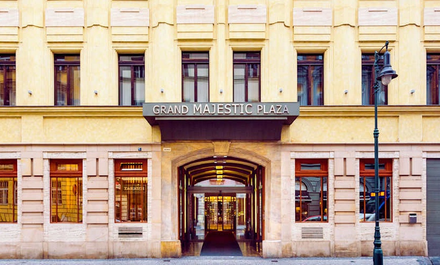 Image 1: ✈ REPUBBLICA CECA | Praga - Grand Majestic Plaza 4* - City break