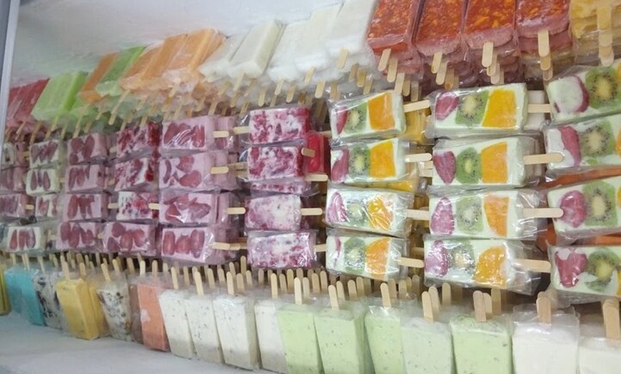 Image 3: Shopping and Mexican food in a Private Guided Cancun Tour