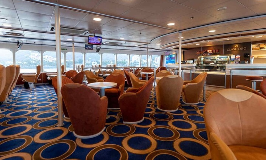 Image 4: Viaje en ferry entre Tenerife y La Gomera