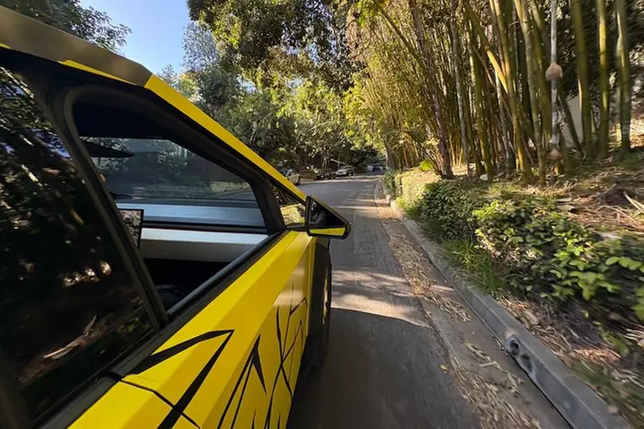 2.5Hr Beverly Hills Sign & Mulholland Dr AI powered driving tour
