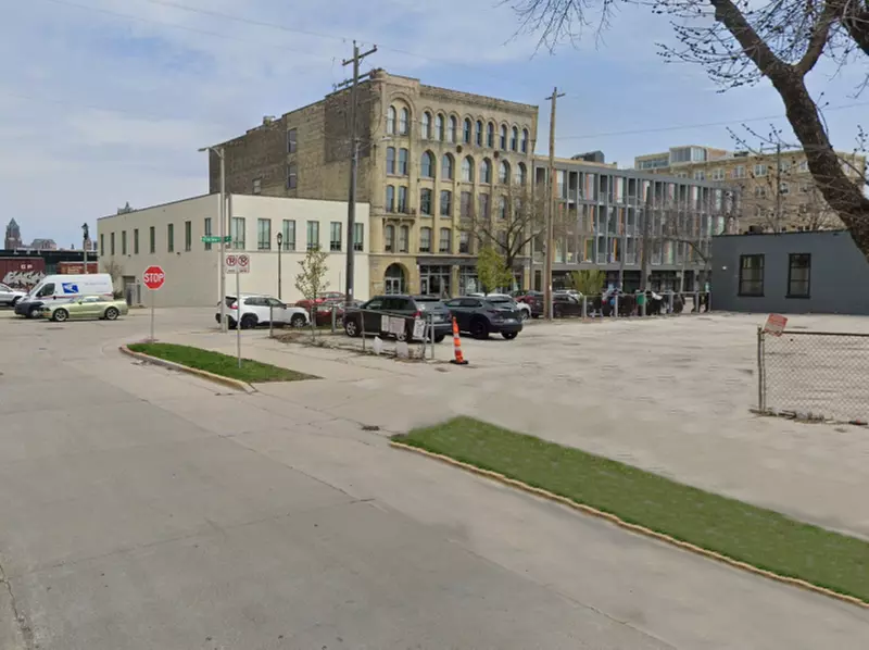 Parking at P813 - Florida St. Lot