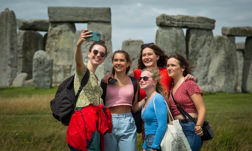 Image 5: Windsor, Stonehenge and Bath Day Trip from London Spanish