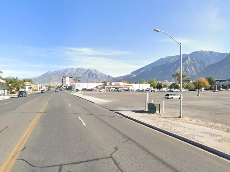 Parking at [U003] 207 N. 200 W. Lot - Primary Image