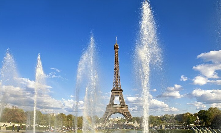 Image 4: Escorted Paris Day Trip: Eiffel Tower, Notre Dame & Lunch Cruise
