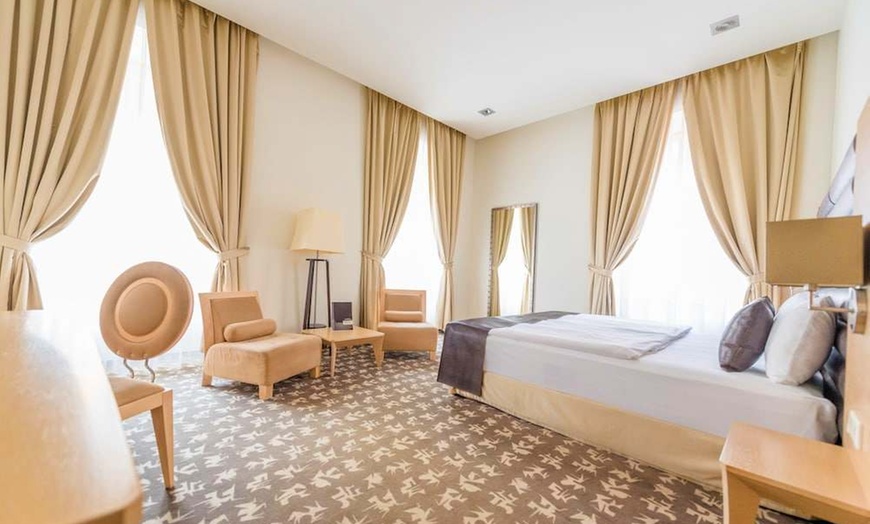 Image 1: ✈ HUNGARY | Budapest - Buda Castle Fashion Hotel 4*, 2 nights - Cit...