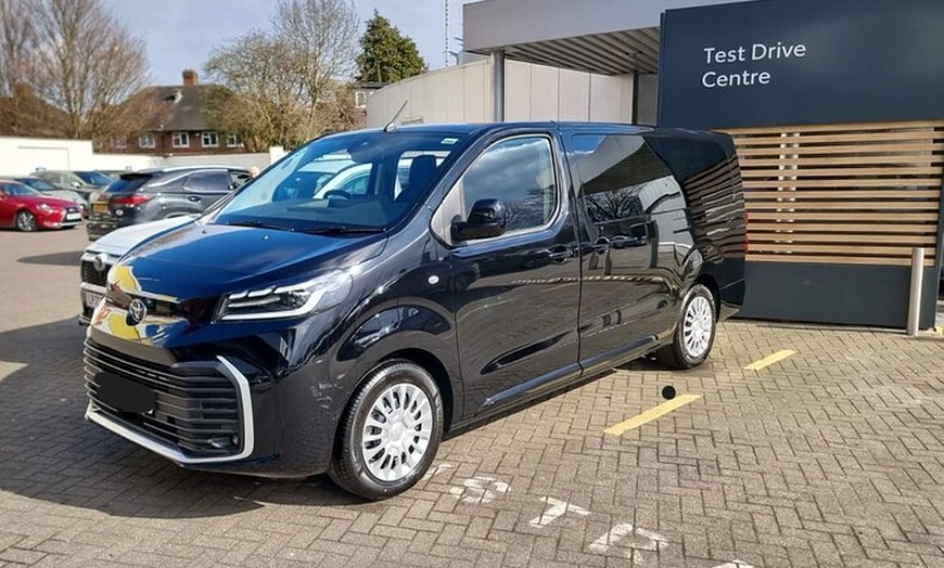 Image 7: Heathrow Airport to Southampton Transfers