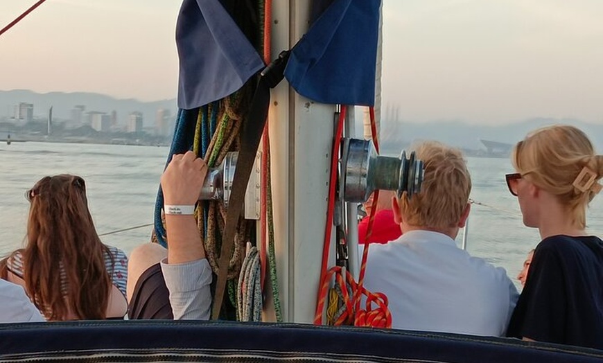 Image 8: Tour privado en barco por Barcelona