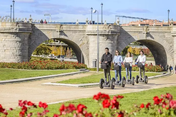 Los Destacados de Madrid en Segway y Visita al Parque del Retiro - Primary Image