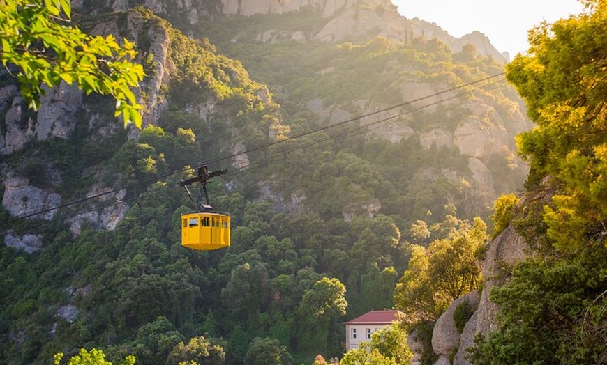 Image 3: Aeri de Montserrat ida y vuelta + Audio City Tour