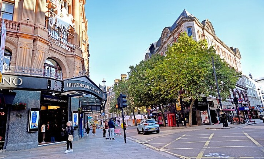 Image 5: Guided London Walking Tour of 50+ Landmarks with London Eye Entry