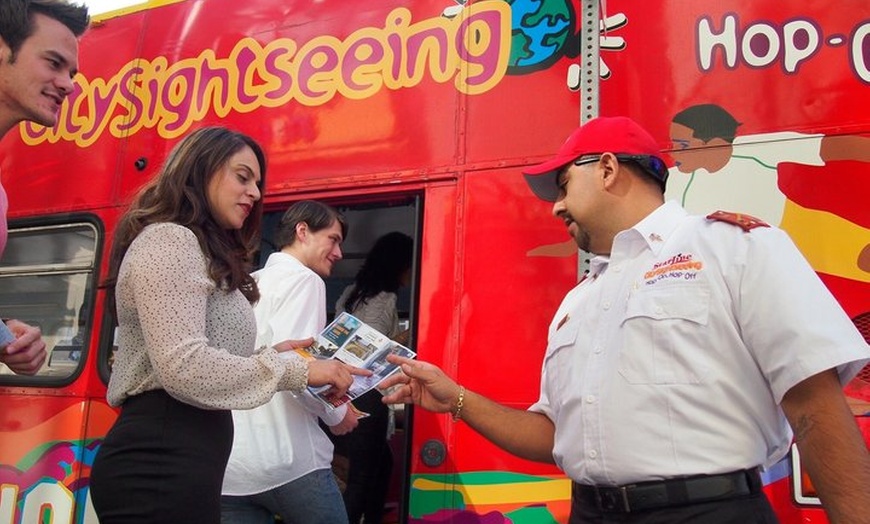 Image 20: Celebrity Homes Tour & Hop-on Hop-off Bus Package