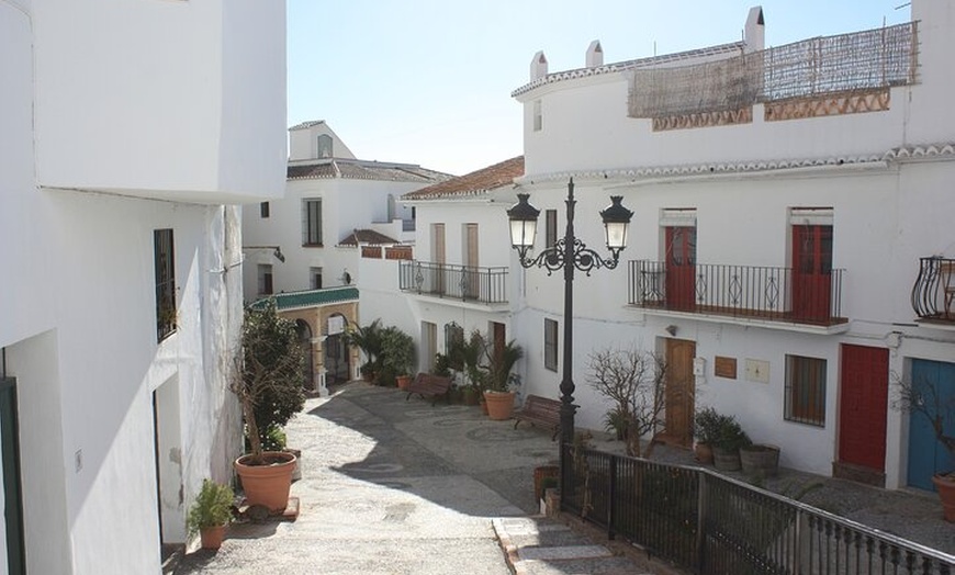 Image 5: Excursión privada de un día a Nerja y cuevas desde Málaga