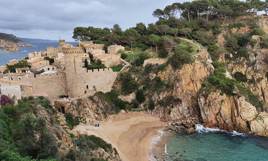 Image 2: Tossa de Mar, la joya de la Costa Brava : Tour en grupo reducido