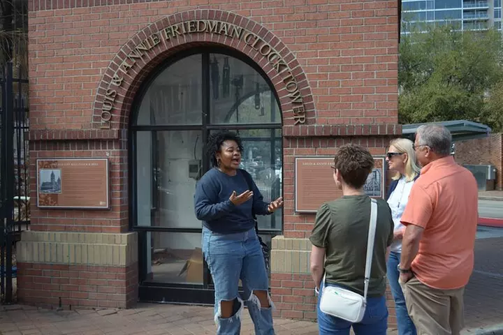 Houston Downtown Food Tour with 6 Tastings of Tradition & Fusion