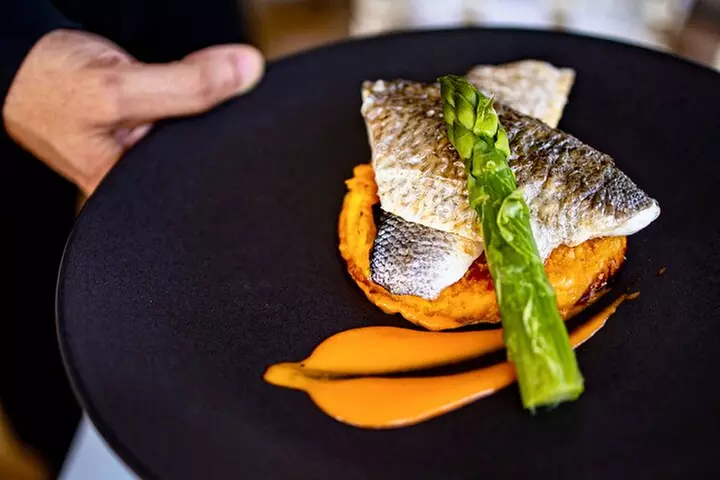 Dîner croisière sur la Seine avec Rooftop et chanteur live