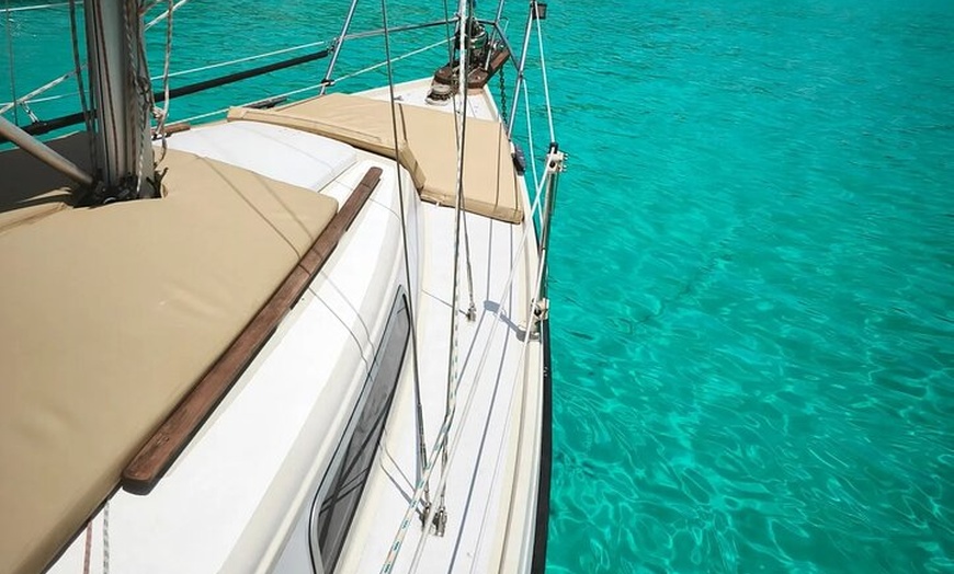 Image 5: Excursión privada a vela por Menorca desde Cala Galdana