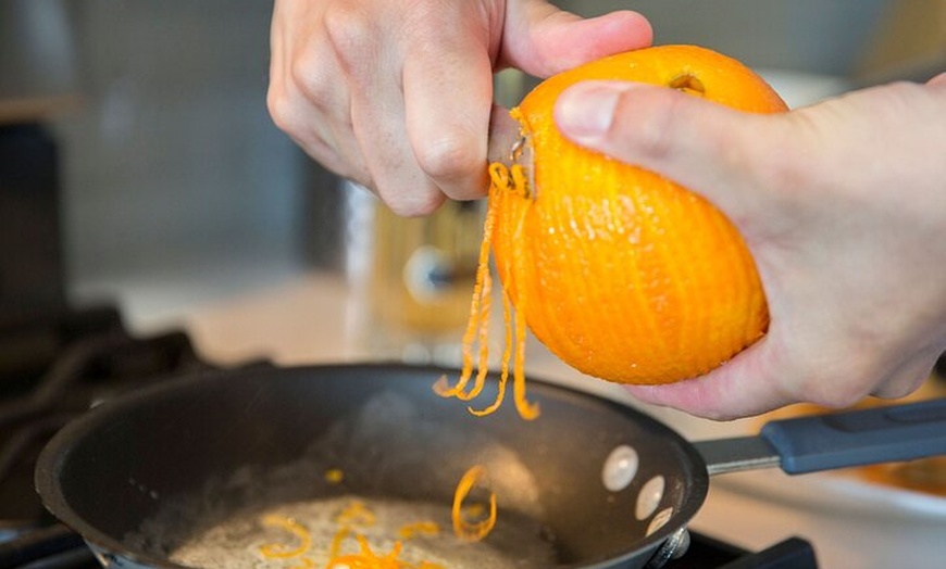 Image 12: Clase de Cocina de Tapas Cerca de Las Ramblas + Vino (4 - Curso de ...