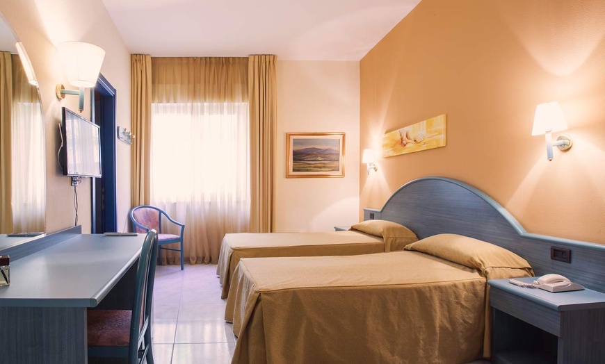 Image 3: ✈ SARDAIGNE | Castelsardo - Hotel & SPA Riviera Castelsardo 4*, 3 n...